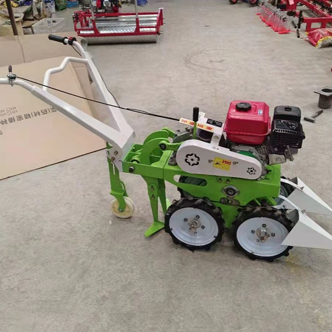 Cosechadora de ajo automática doméstica de cuatro ruedas con cortadora frontal tractor de barra horizontal cortadora de cintura