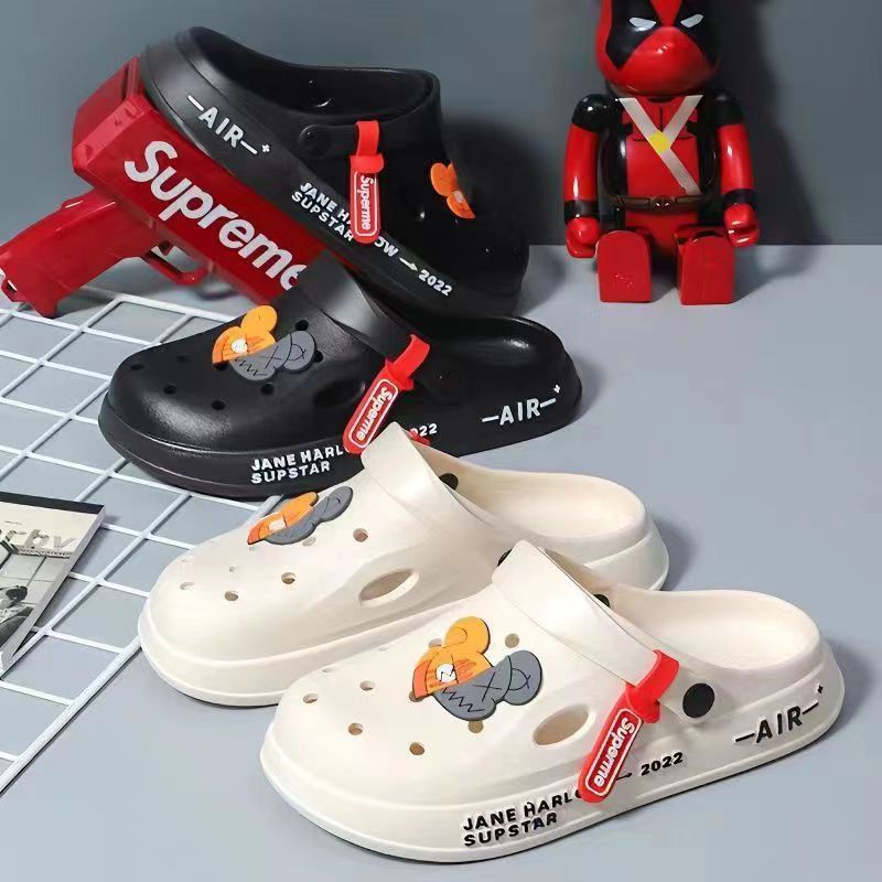 Los deslizadores suaves antideslizantes de la plataforma de los hombres, sandalias cerradas simples de la playa del dedo del pie, al aire libre