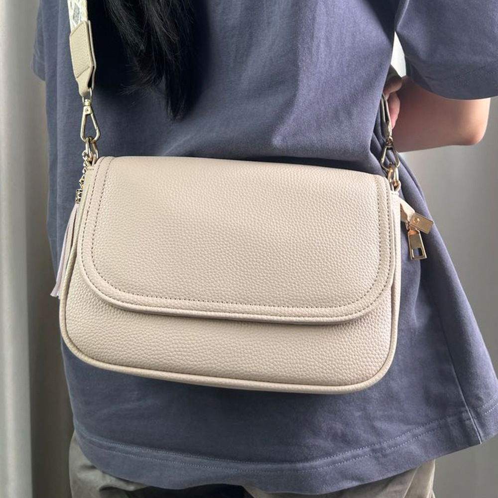 Single Shoulder Strap Strap Type Square Bag Bags Type Women's Medium Pu Leather Solid Color Classic Style Square Flip Cover Square Bag