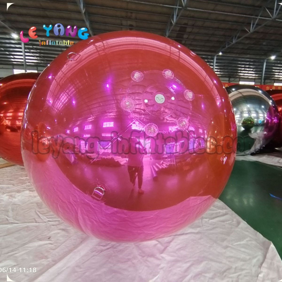 充气镜面球充气节日装饰球反射加厚炫彩透明球 inflatable ball