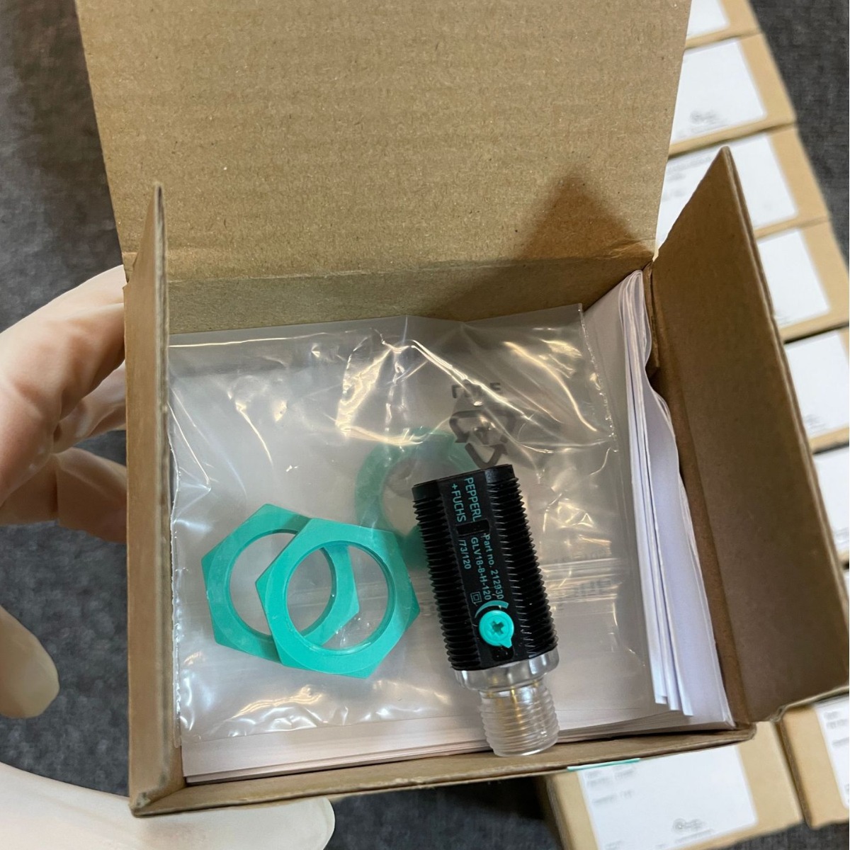 现货UC400-F77-EP-IO-V31 超声波 传感器 编码器 安全栅现货 包邮