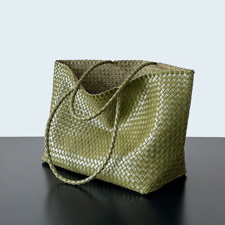 Dropshipping Lichte Luxe Mode 2025 Nieuwe Trendy Handgeweven Damestas/Schoudertas voor Korte Reizen_voghion.com