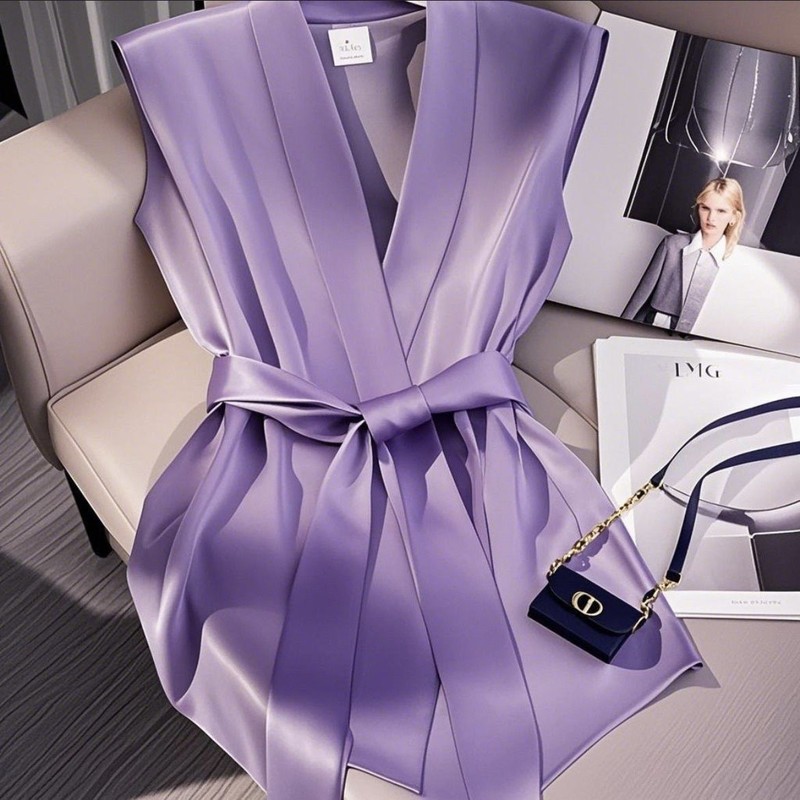 Western-Style High-End Chic Tops with Light and Mature French Niche Design Burgundy Sleeveless Waist-Cinching Shirts for Women