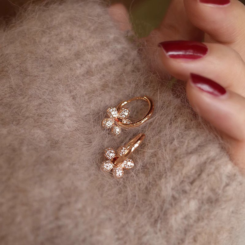 Full Diamond Flower Earrings for Women, High-End Niche, Gentle, Sweet, Accessible Luxury, Versatile Circle Earrings, 2025 New Earrings