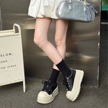 秋冬2025厚底鞋皮带扣时尚运动新款板鞋女鞋休闲百搭小白鞋女