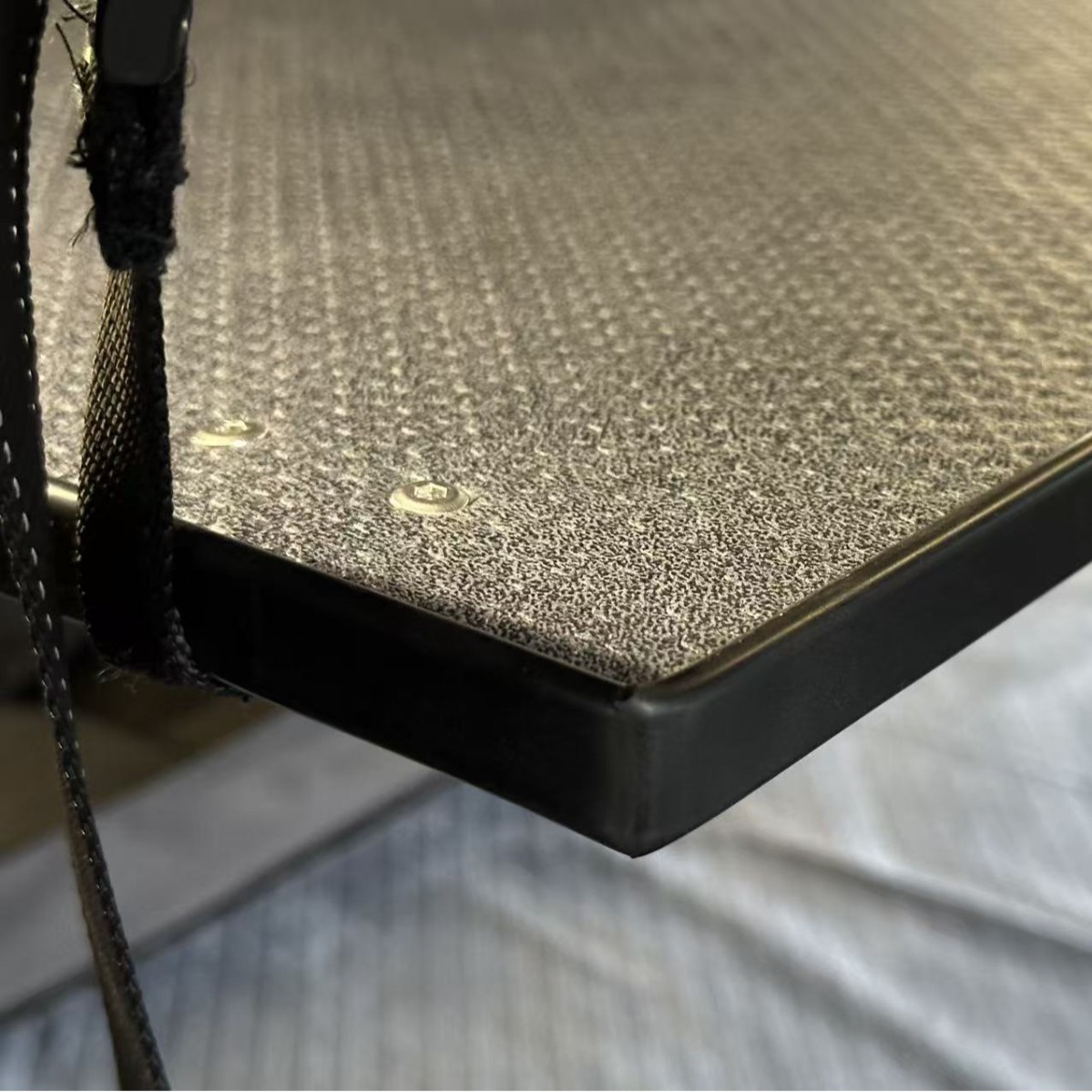 Tabla personalizada de aleación de aluminio triangular carpa de techo de alta velocidad SUV carpa de vehículo todoterreno duro carpa de techo duro