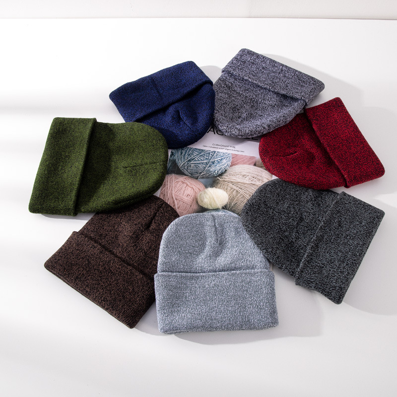 Fabricantes personalizados clásicos sombrero de punto de moda hombre otoño invierno cálido sombrero de lana cúpula sólida mujer puede bordar logotipo