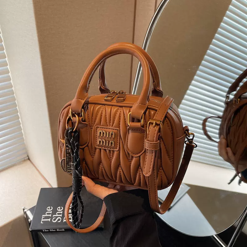 2024新款小包包女秋冬森萌复古手提枕头包波士顿设计感通勤斜挎包