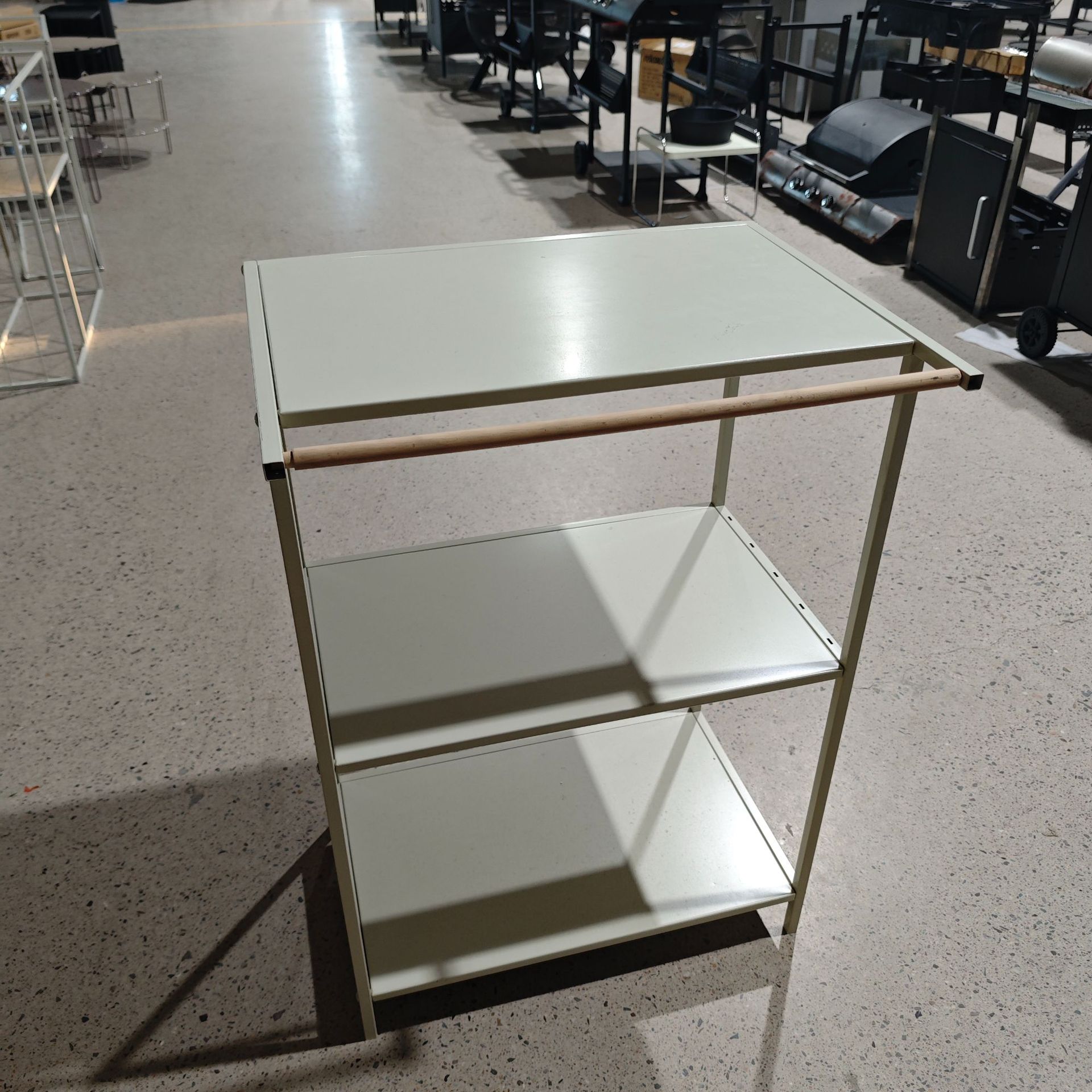 Nuevo estilo nórdico de tres pisos de oficina móvil estante de almacenamiento de habitaciones domésticas estante de exhibición de almacenamiento de acabado de estante de almacenamiento