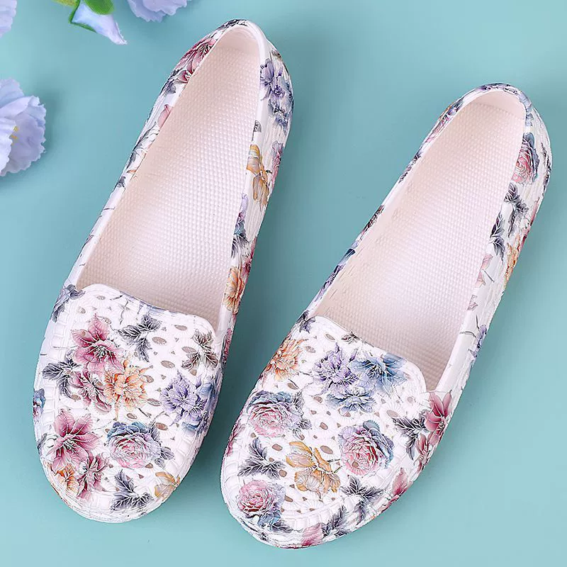 Новые летние женские сетчатые туфли с вышивкой, мягкой подошвой и дышащим плоским удобным носком, для мам и бабушек.