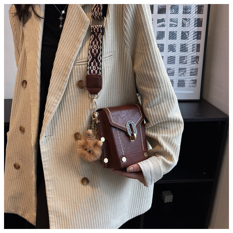 This year's popular Korean version of small for women 2024 new fashionable broadband crossbody bags, niche mobile_senzul.com