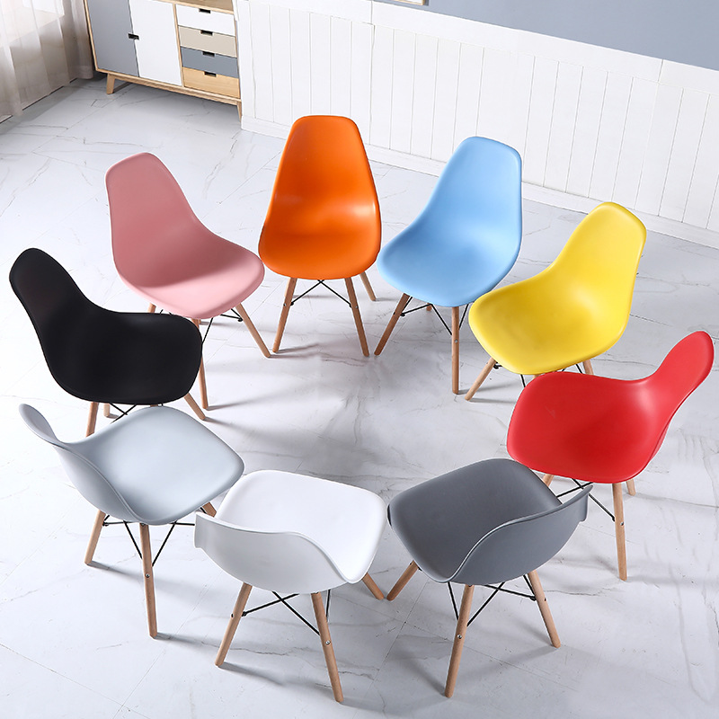 Silla escandinava moderna, creativa, informal, sencilla, popular, con respaldo, silla de comedor para el hogar, mesa de negociación y silla Eames