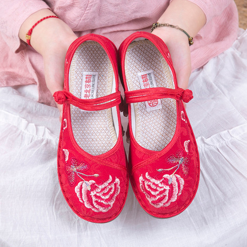  New Old Beijing Cloth Shoes Women's Fashion Handmade Embroidered Shoes Hanfu Ethnic Style Soft Sole Mom Shoes