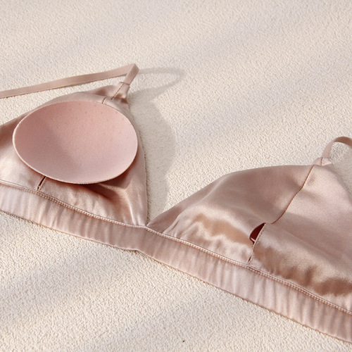 Yueyue Removable Breathable Outerwear Mulberry Silk Pajama Set Sexy French Triangle Cup Bra for Women Student