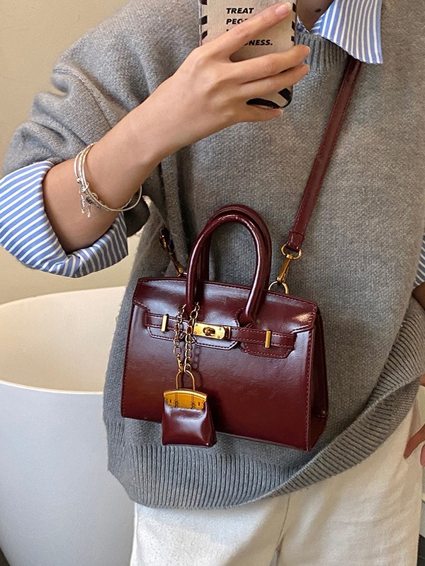 Bolsos de alta sensación de Kelly para mujeres ventas calientes transfronterizas nuevas tendencias de moda bolsos portátiles de platino de lujo ligero versátil bolso de mochila
