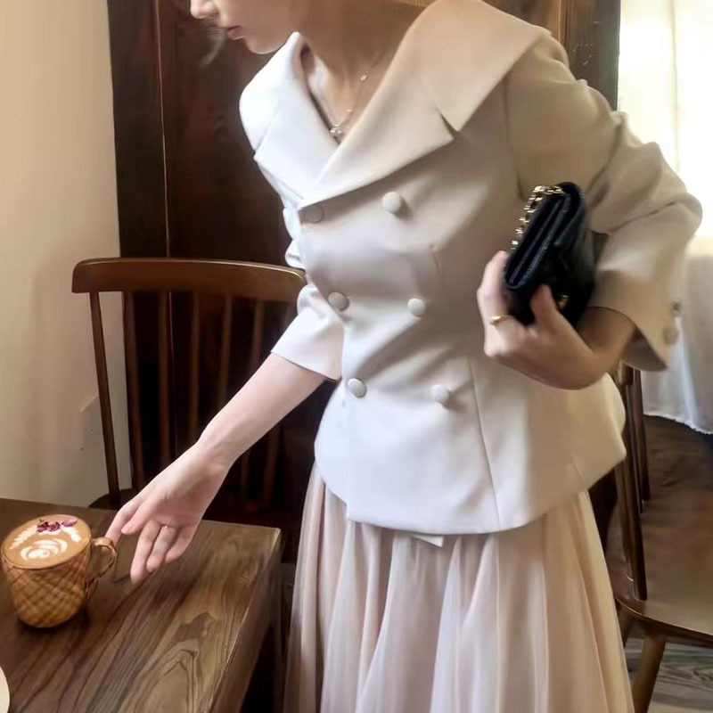 气质收腰显瘦双排扣西装外套女2025秋季新款米色翻领小香风上衣潮|undefined