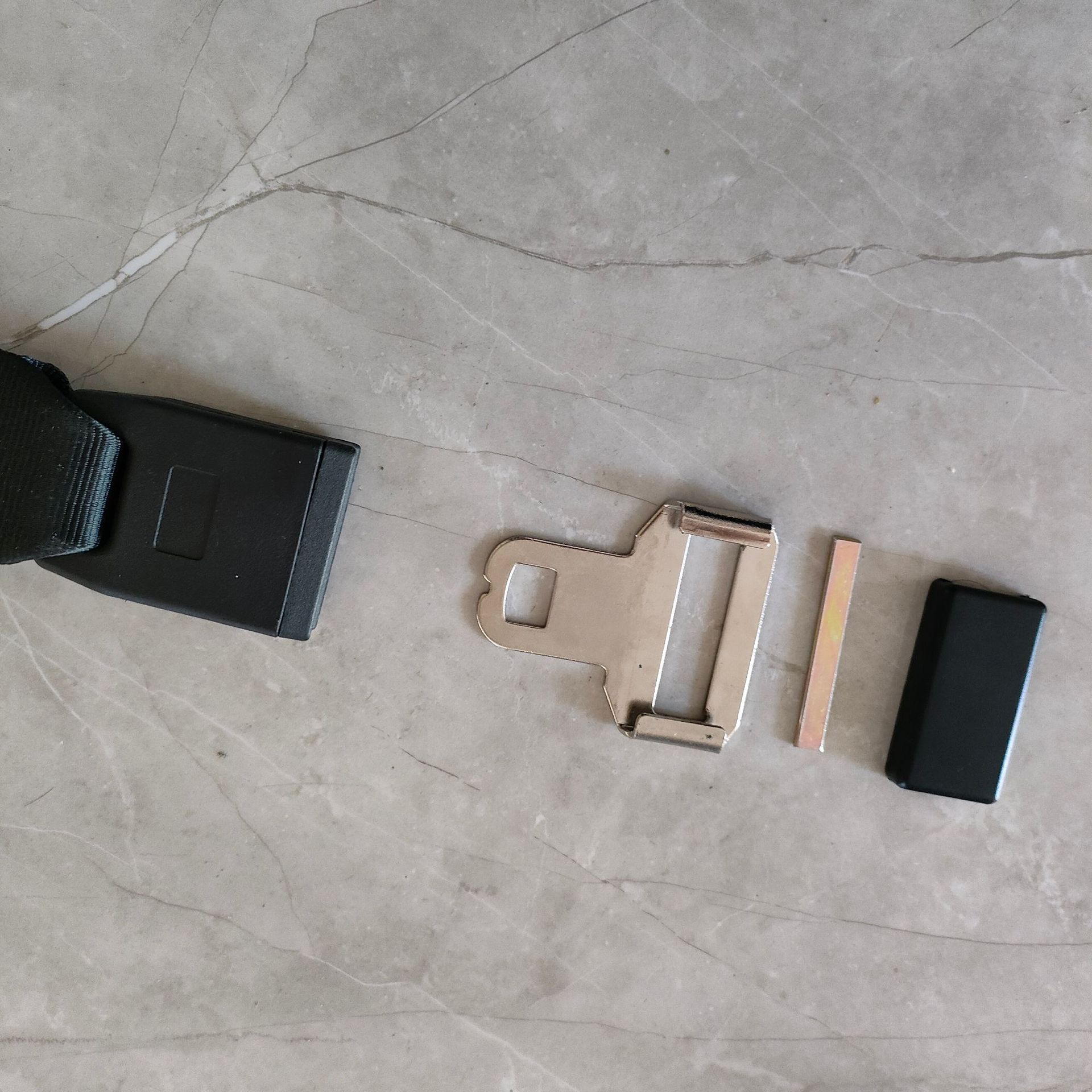 Two-Point Car Seat Belt, Manual Adjustment for Passenger Cars, Minibuses, and School Buses, Simple Two-Point Seat Belt