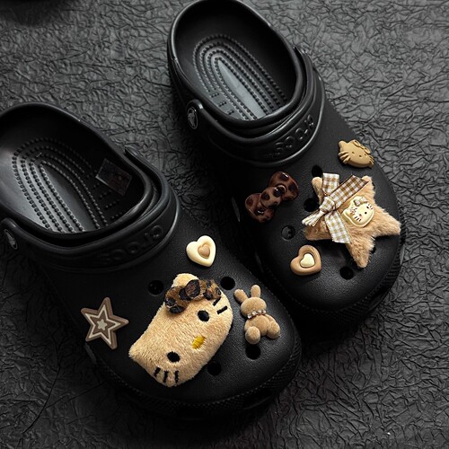 Same model KT cat shoe pattern accessories diy detachable matching hole shoes cat shoe pattern shoe buckle shoe accessories