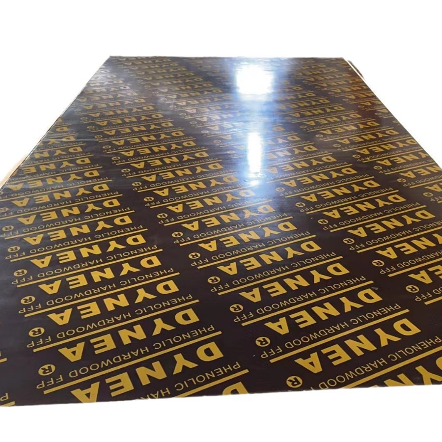 Plantilla de madera de construcción Tablero de ingeniería Impermeable y resistente al desgaste Tablero multicapa cuadrado de madera Tablero completo Tablero laminado Tablero contrachapado