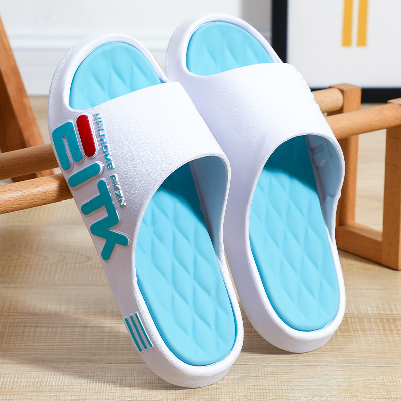Zapatillas para hombres y mujeres antiolor fondo grueso interior baño doméstico antideslizante pareja de baño para usar zapatillas frías para hombres y mujeres