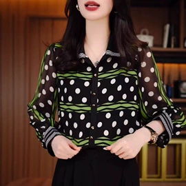 女式衬衫;男式夹克;女式T恤