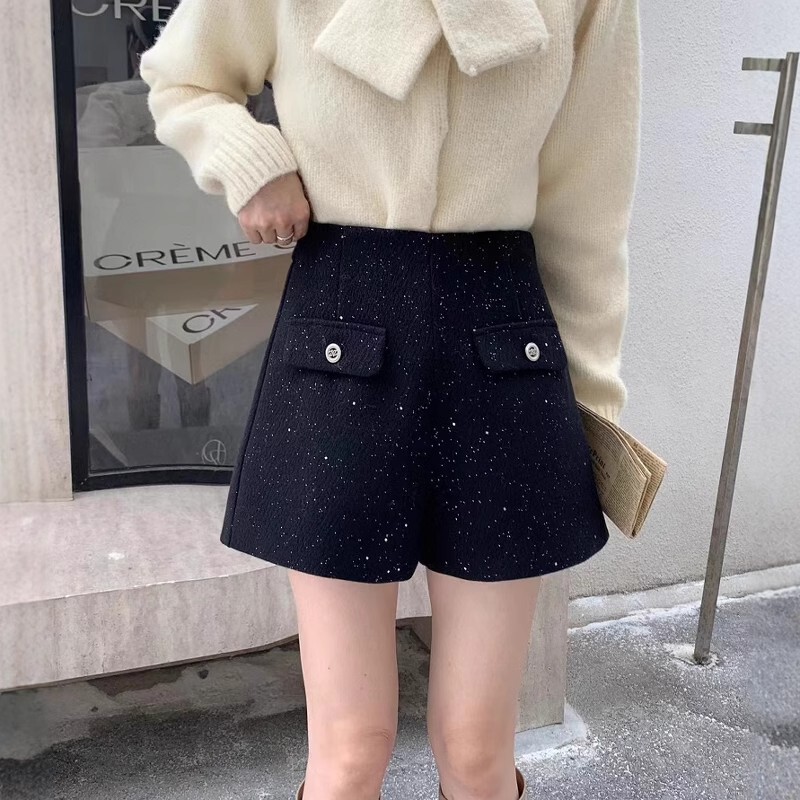 Sequin Small Chanel Style Shorts Women's Autumn and Winter 2024 New Wearing Woolen Fashionable Black Wide Leg Pants with Boots Sequin Small Chanel Style Shorts Women's Autumn and Winter 2024 New Wearing Woolen Fashionable Black Wide Leg Pants with Boots