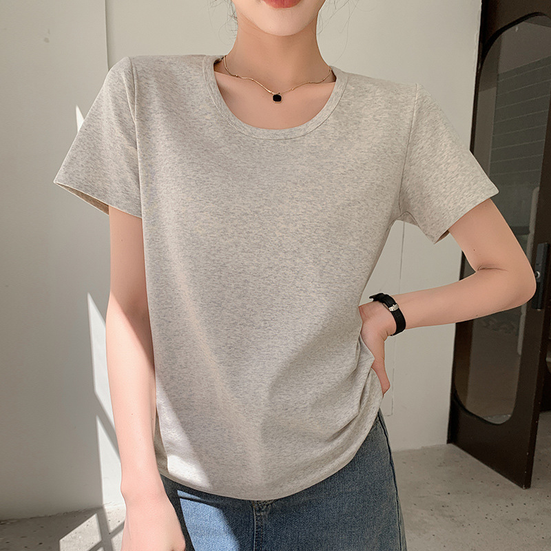 회색