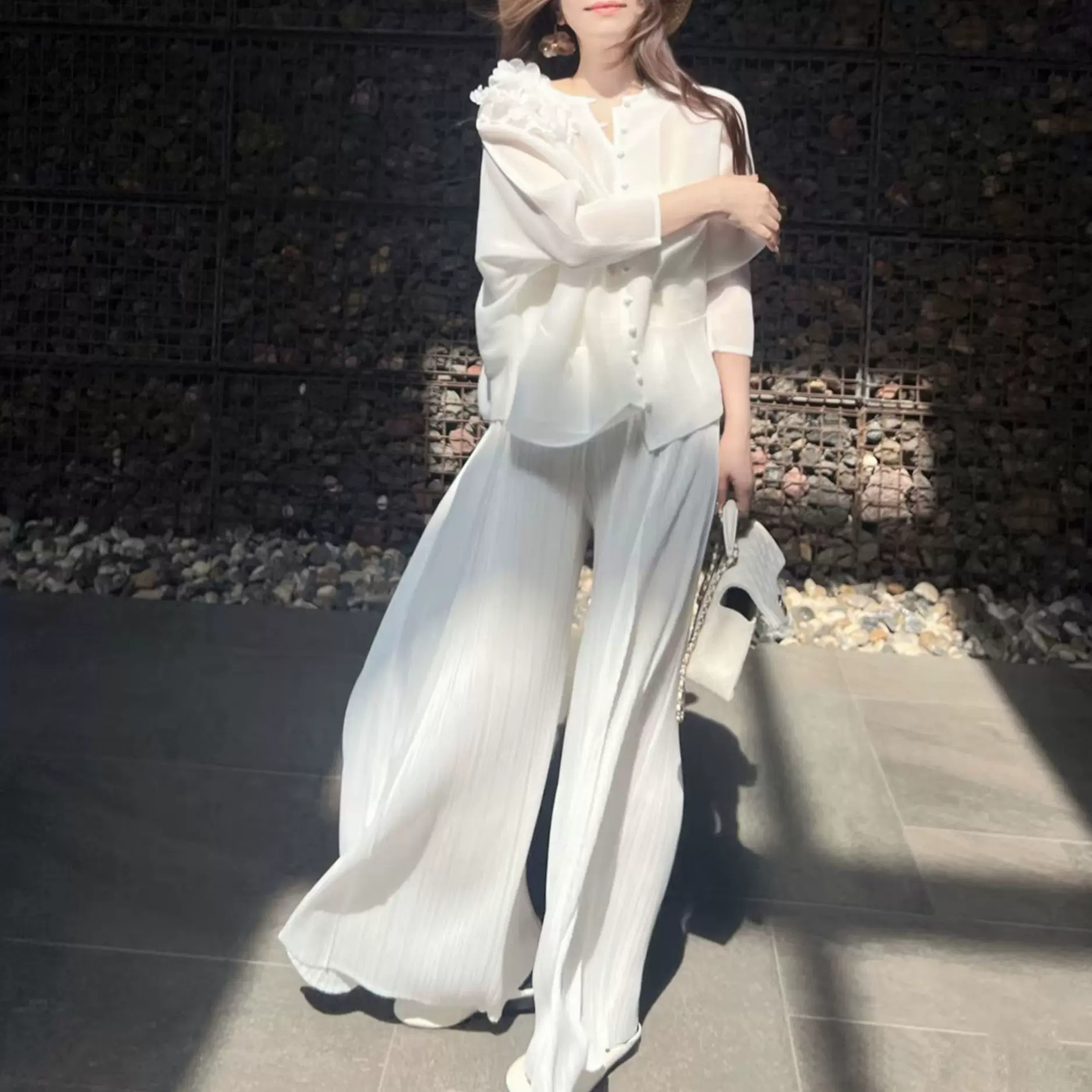 直播热卖爆款博主推荐轻薄透气新中式复古气质三宅时尚套装两件套