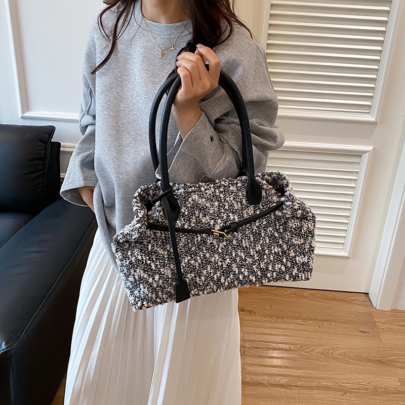 手拎冬季羊羔毛包包女2025新款时尚洋气单肩包韩版小众潮流斜挎包