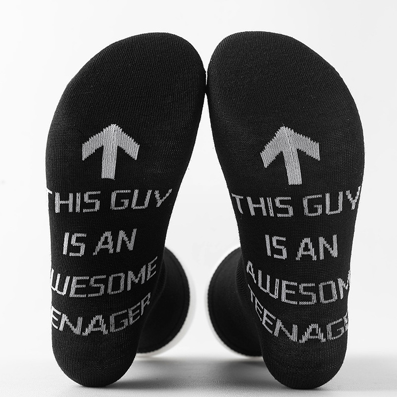 THIS GUV IS AN AWESOME TEENAGER Trendy Arrow Sweat Absorbing Deodorant European and American Style Men's Socks