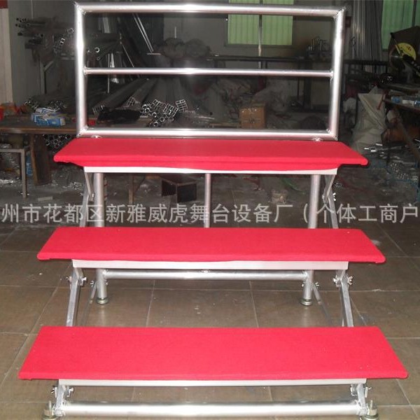 特价优惠合唱台，学校演唱比赛专用合唱台，木踏板折叠合唱台，