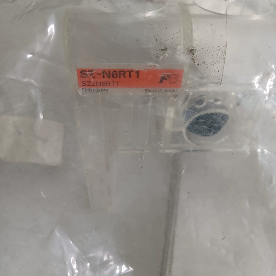 Совершенно новая Оригинальная крышка терминала контактора Fuji SZ-N6RT1