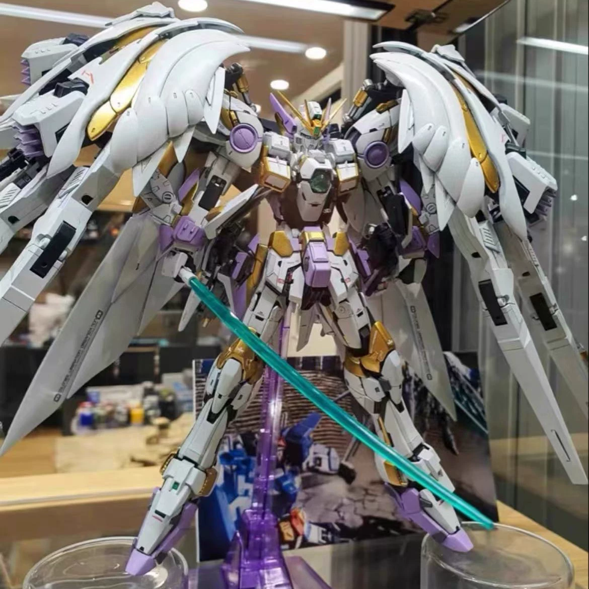 Модель Hand with!Gundam [только детали публикации на картинке] Подарок на день рождения с крыльями и кронштейнами