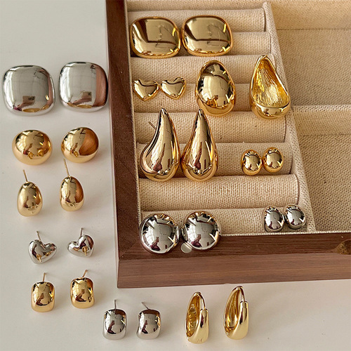 925 sterling silver needle high-end French small gold bean earrings for women, simple and compact earrings, cold style and versatile earrings
