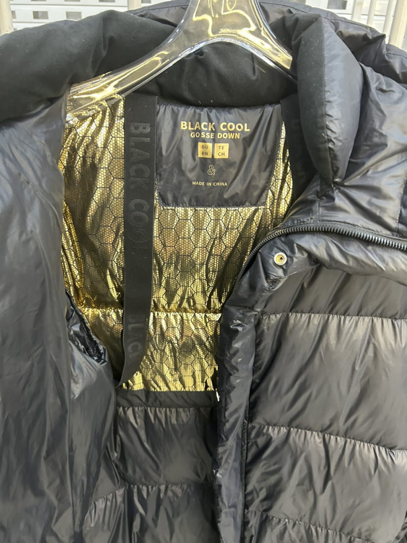 Damenbekleidung Schwarze, goldene und weiße Gänsedaunen-Kurzjacke für Damen 2024 Herbst und Winter Neues Paar warm verdickt hell vielseitig_voghion.com