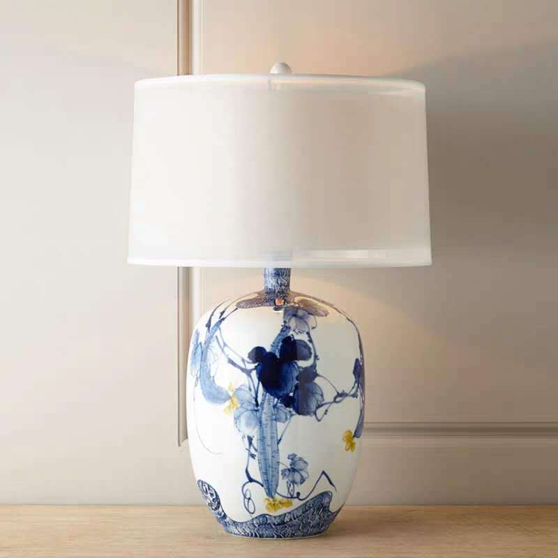 Jingdezhen Ceramic Table Lamp Hand-painted Bedroom Bedside Lamp New Chinese Classical Household Table Lamp Jingdezhen Ceramic Table Lamp Hand-painted Bedroom Bedside Lamp New Chinese Classical Household Table Lamp
