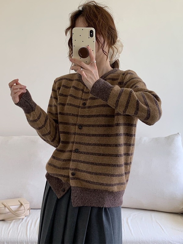 韩系圆领撞色条纹单排扣针织开衫女秋季新款宽松软糯毛衣外套上衣|undefined