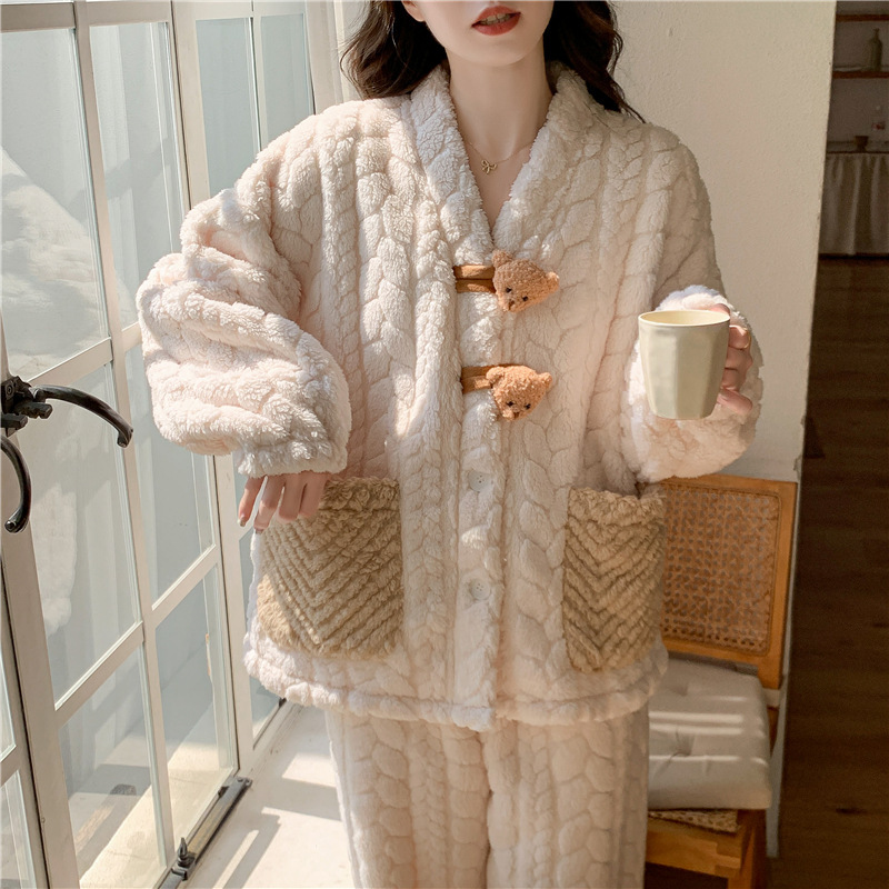 Coral Velvet Pajamas for Women Winter Long-Sleeved 2025 New Flannel Thickeneded Warm Spring & Fall Home Wear Set Coral Velvet Pajamas for Women Winter Long-Sleeved 2025 New Flannel Thickeneded Warm Spring & Fall Home Wear Set