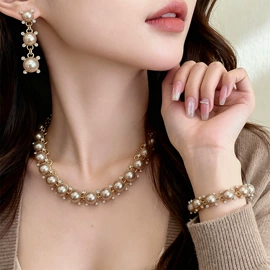 耳环;项链;耳钉