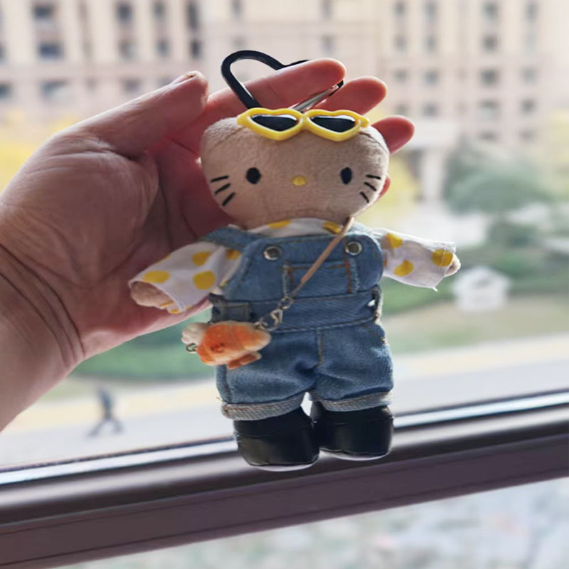 Голубой джинсовый костюм с железной пряжкой