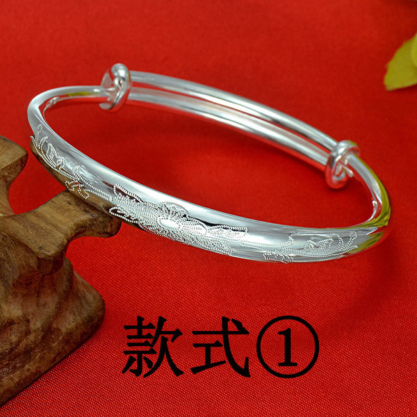 Fashionable glossy silver bracelet