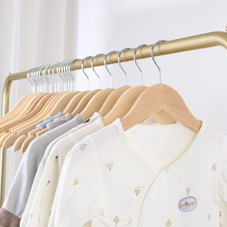 Ropa de madera maciza percha niños tienda de ropa percha niños ropa de bebé percha ropa de bebé sin pintar percha al por mayor