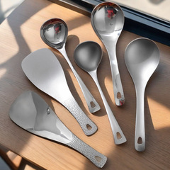 新商品の純チタンしゃもじ厨房家庭用チタンシャベルにご飯を入れてスープを厚くします。
