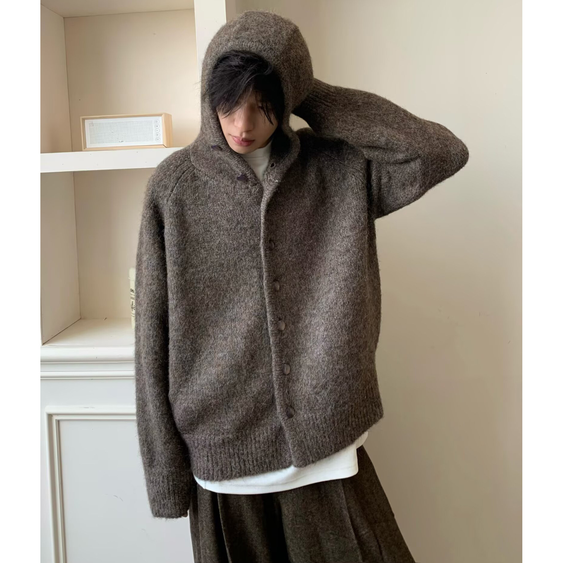 Explosiones transfronterizas de tamaño grande europeo con capuzas cardigan chaqueta suéter de punto botón de voleibol hombre fábrica de otoño y invierno al por mayor