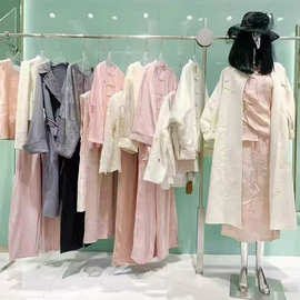 25冬水墨生香时尚个性风羽绒服双面呢上衣裤裙实体店直播尾货批发