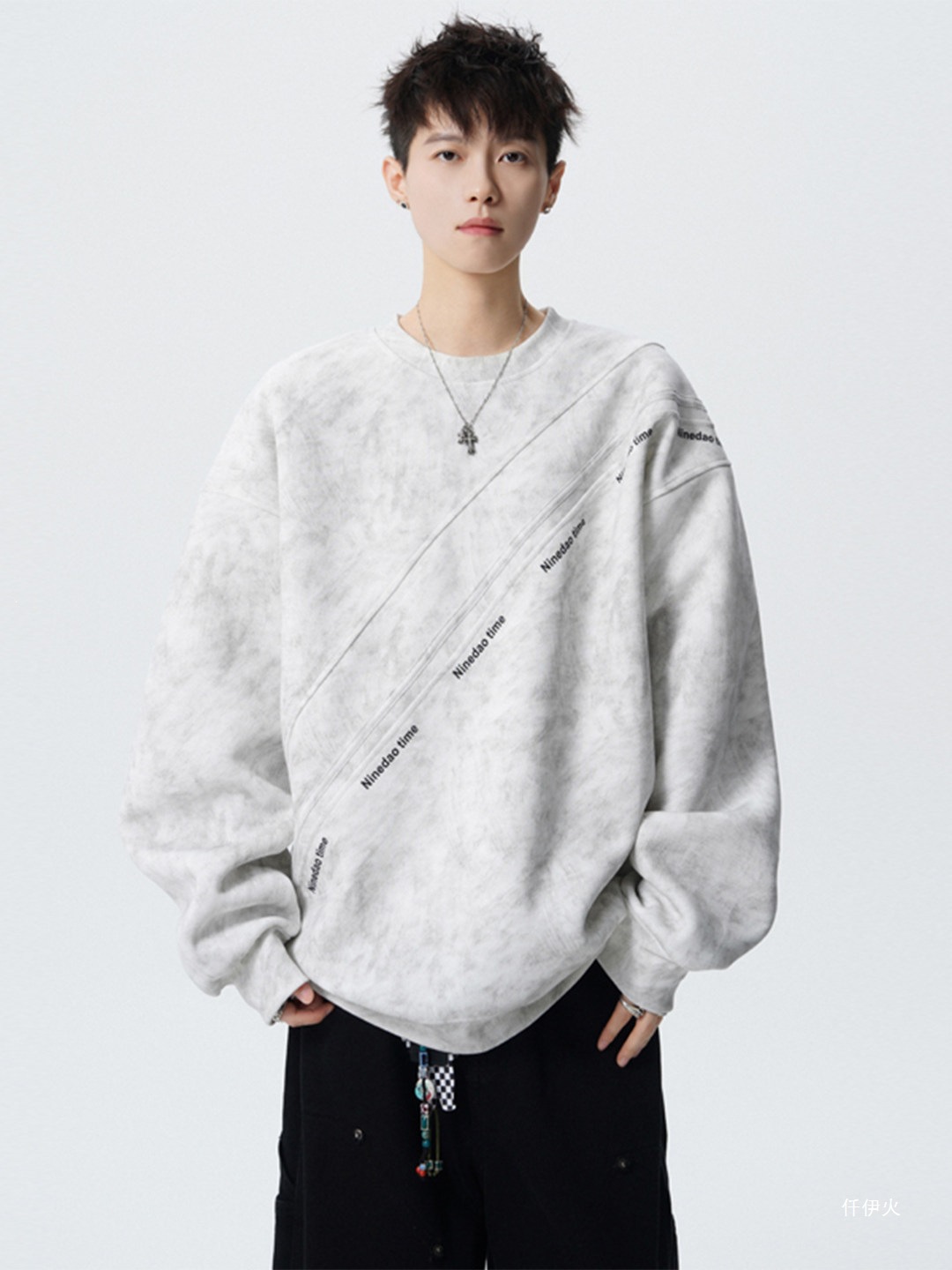 Twill tie-dye crewneck sweatshirt for men, autumn American retro style, trendy letter print, loose fit, hoodless jacket