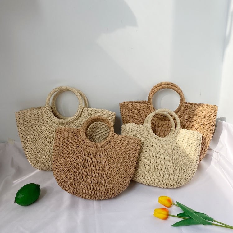 Straw woven beach handheld bag