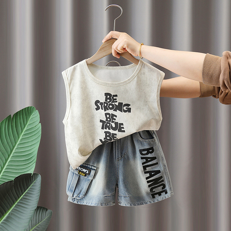 7266 Traje sin mangas para niños 2025 Nuevo chaleco de verano para niños Pantalones cortos de mezclilla de moda de verano de dos piezas de verano