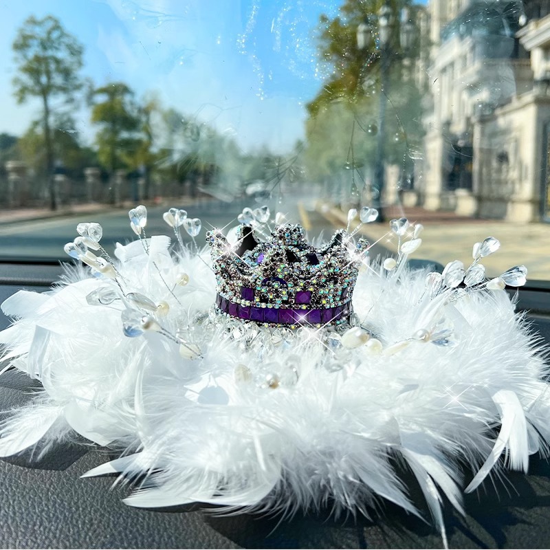 Nuevos adornos para automóviles, accesorios para automóviles, coronas de diamantes, perfumes, decoraciones de aromaterapia para automóviles, suministros para automóviles nuevos para niñas