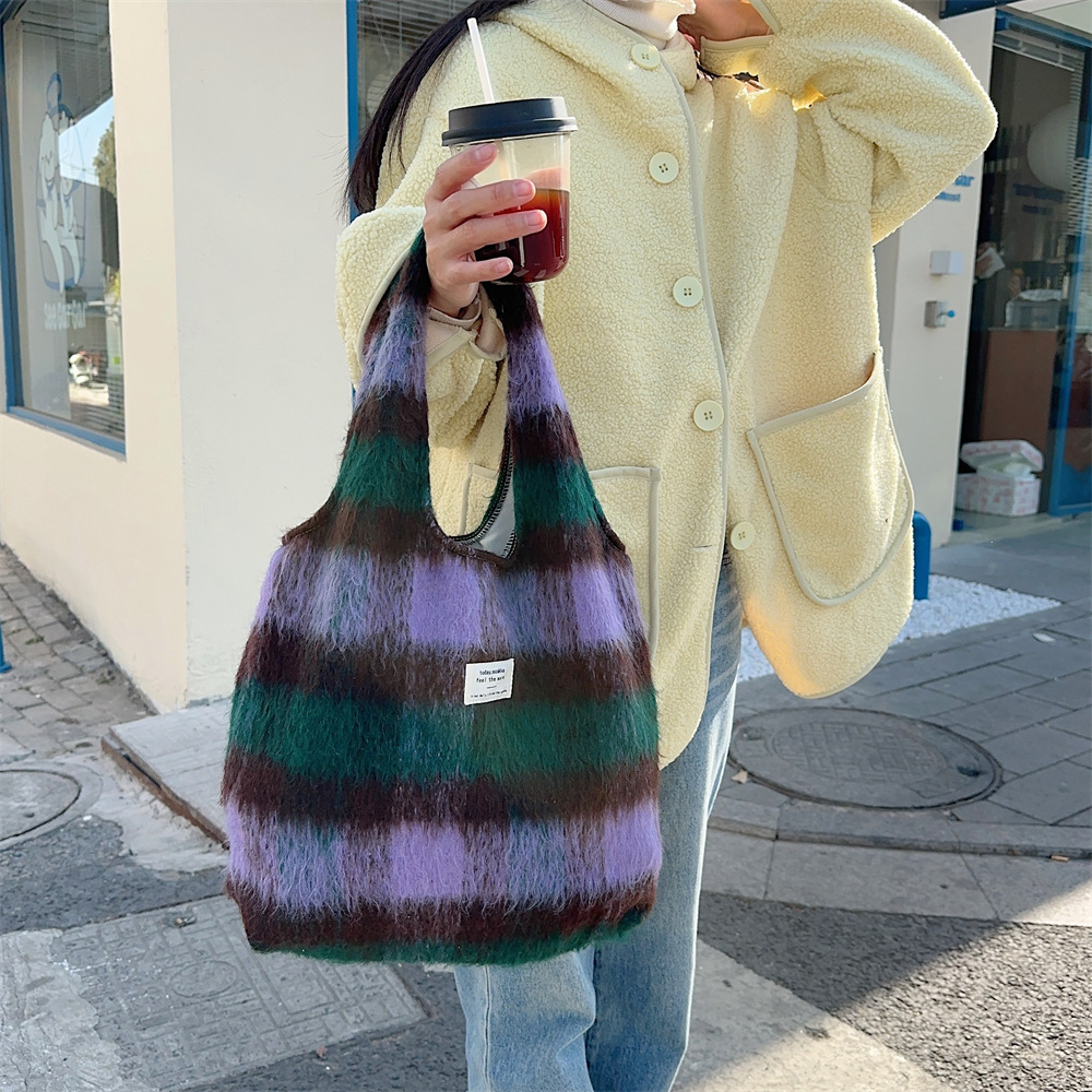 31292 Japanese and Korean large-capacity woolen checkered bag for women, 2023 new Tote bag, commuter and school single-shoulder bag full figure